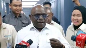 Natalius Pigai Minta Isu Reshuffle Kabinet Tak Digoreng-Goreng Lagi