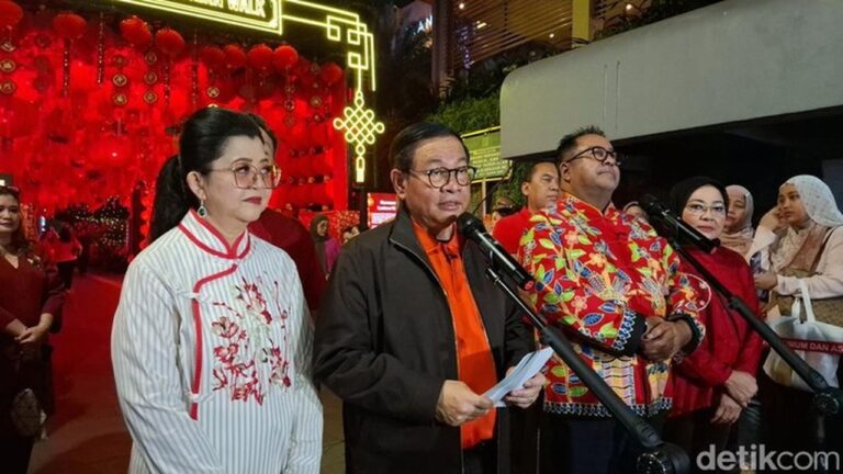 Pramono Buka Festival Imlek 2026 di Bundaran HI: Jakarta Kota Global yang Inklusif Pramono Buka Festival Imlek 2026 di Bundaran HI: Jakarta Kota Global yang Inklusif