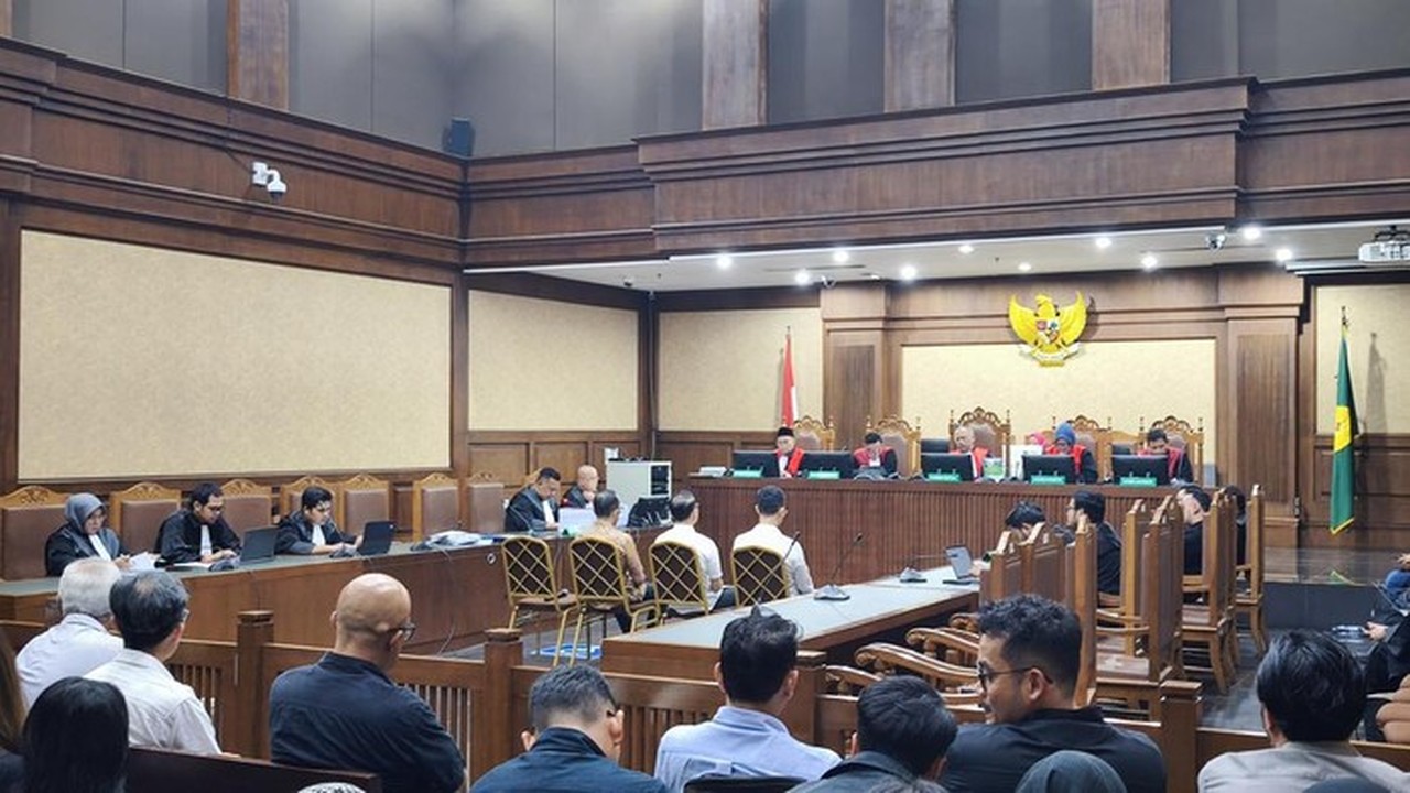 8 Terdakwa Korupsi Minyak Mentah Dituntut 14-16 Tahun Penjara, Rugikan Negara Rp 285 Triliun