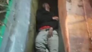 Motor Tabrak Trotoar di Bogor, Pengendara Terkapar di Selokan dengan Kaki Patah