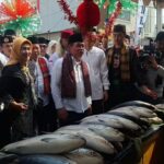Pramono Anung Borong Bandeng Jumbo 14 Kg di Rawa Belong, Dukung UMKM Lokal