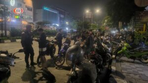 Brimob dan Polres Jaktim Gagalkan Aksi Balap Liar di Rawamangun, 6 Motor Diamankan