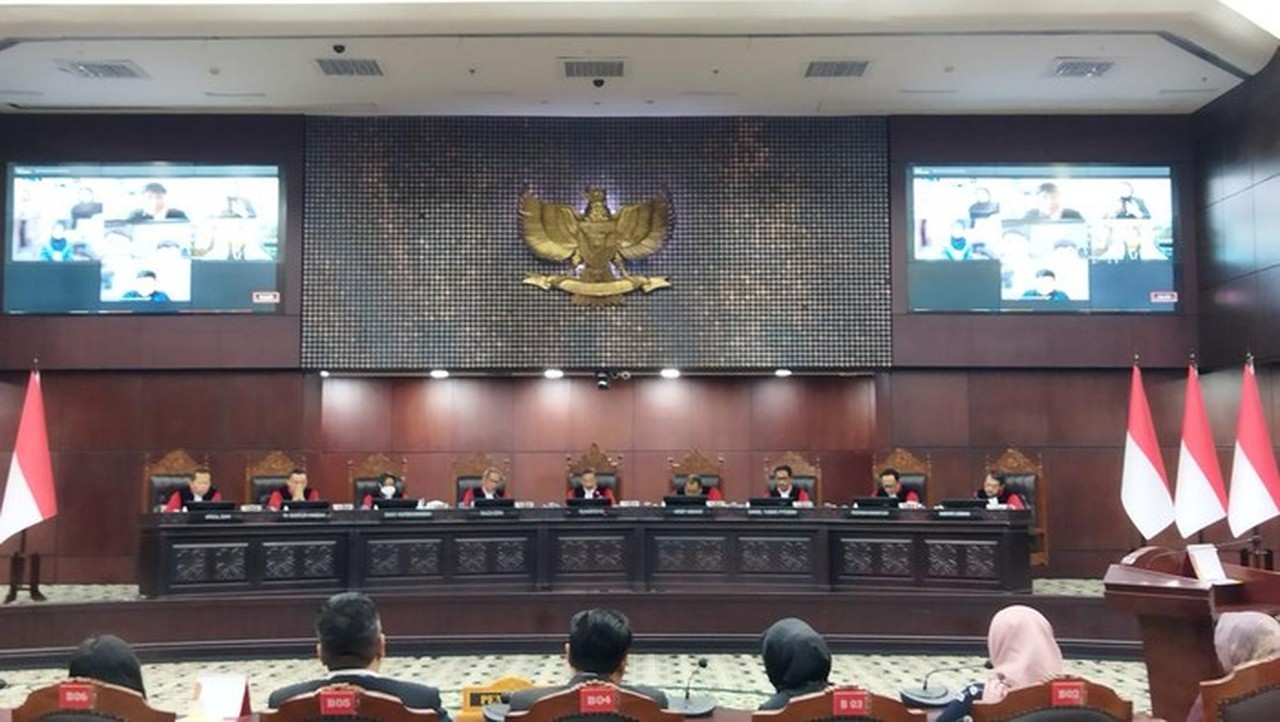 Mahkamah Konstitusi Tolak Gugatan Legalisasi Nikah Beda Agama, Sebut Permohonan Tidak Jelas Mahkamah Konstitusi Tolak Gugatan Legalisasi Nikah Beda Agama, Sebut Permohonan Tidak Jelas