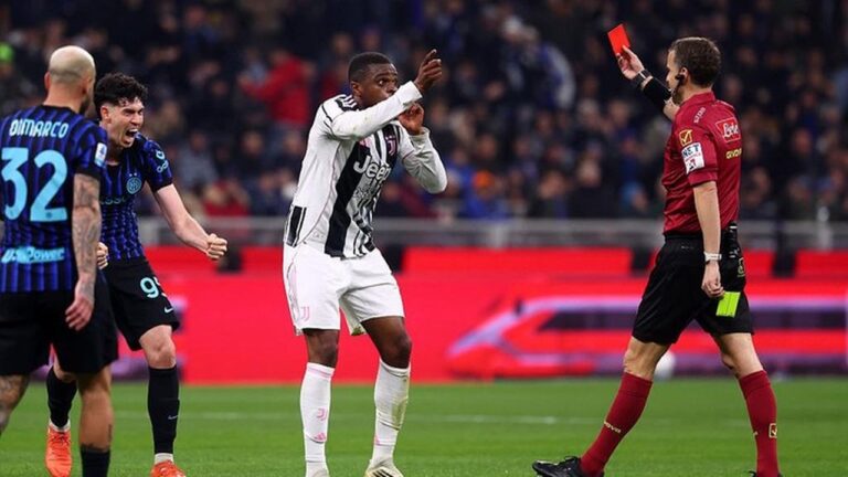 Juventus Protes Kartu Merah Kalulu: Keputusan Wasit Dinilai Memalukan Juventus Protes Kartu Merah Kalulu: Keputusan Wasit Dinilai Memalukan