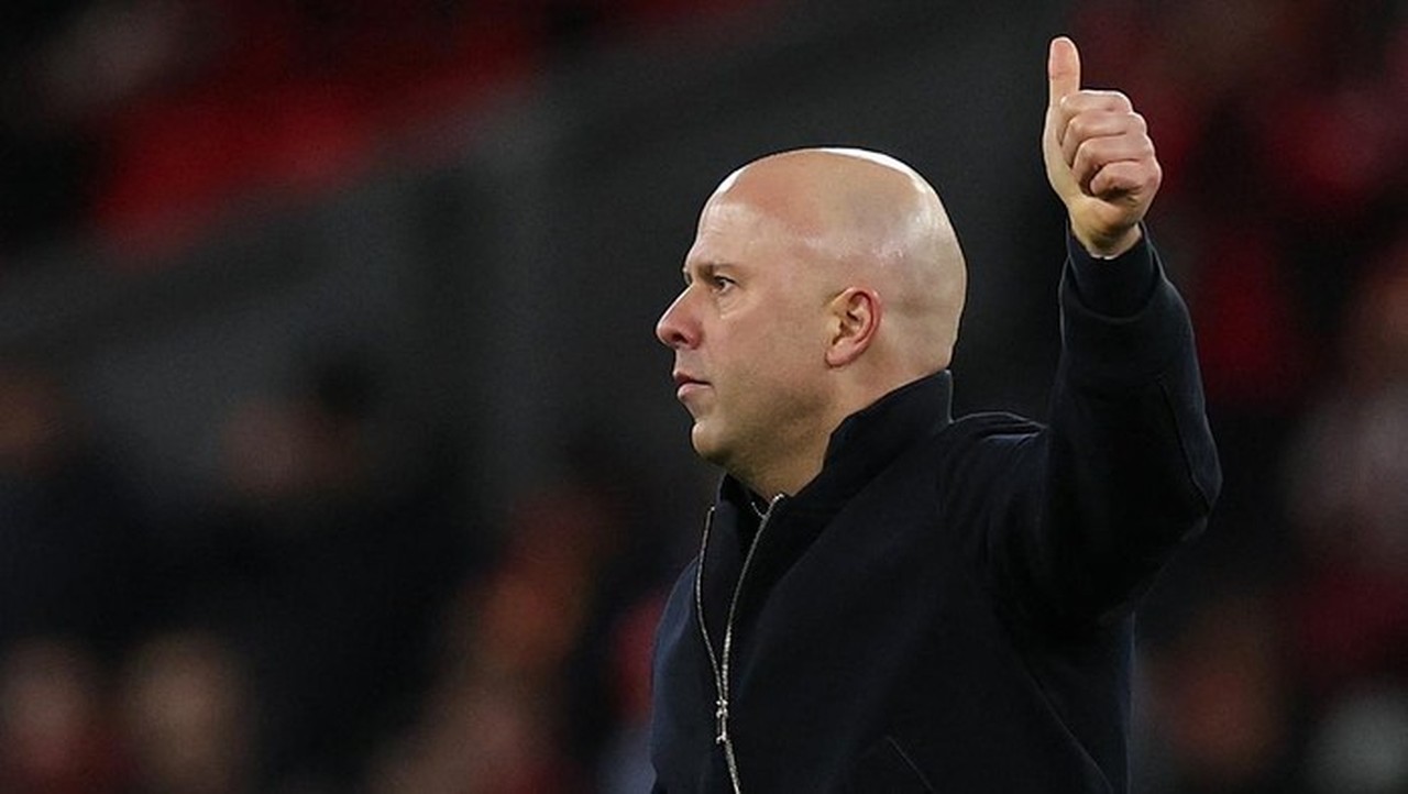 Arne Slot Yakin Liverpool Terus Membaik Meski Hasil Tak Konsisten