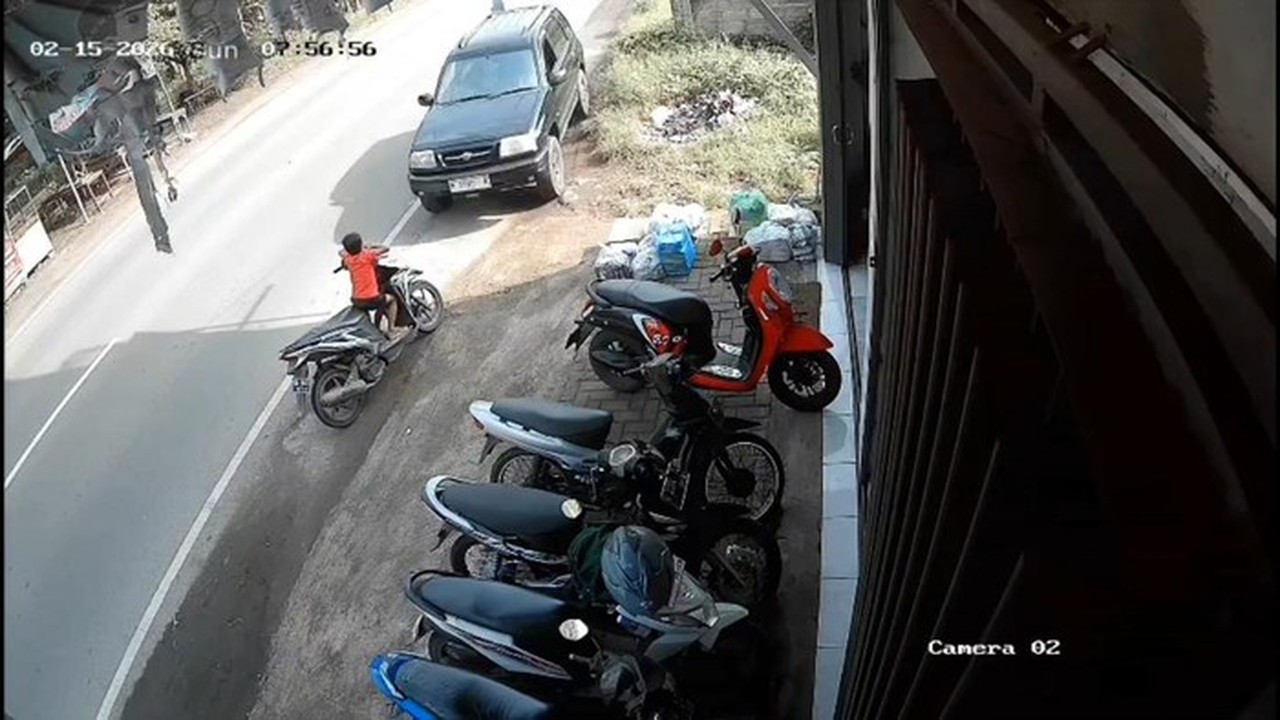 Bocah 7 Tahun di Pasuruan Tewas Tragis Ditabrak Mobil Saat Duduk di Atas Motor