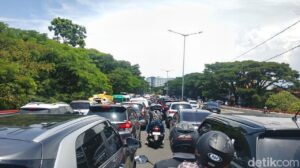 Long Weekend Imlek, 1,5 Juta Kendaraan Membanjiri Kota Bandung