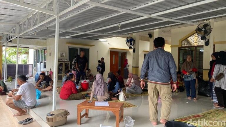 Banjir Terjang Tembalang Semarang, Ratusan Warga Terdampak Akibat Hujan Deras Banjir Terjang Tembalang Semarang, Ratusan Warga Terdampak Akibat Hujan Deras