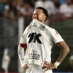 Neymar Kembali Merumput Usai Cedera Lutut, Langsung Disambut Tekel Keras Pemain Lawan