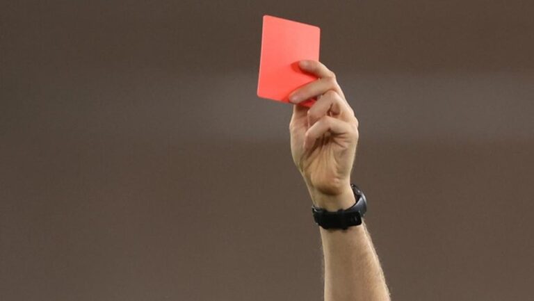 Kartu Merah Kontroversial Kembali Warnai Serie A, Kali Ini Menimpa Penyerang Hellas Verona Kartu Merah Kontroversial Kembali Warnai Serie A, Kali Ini Menimpa Penyerang Hellas Verona