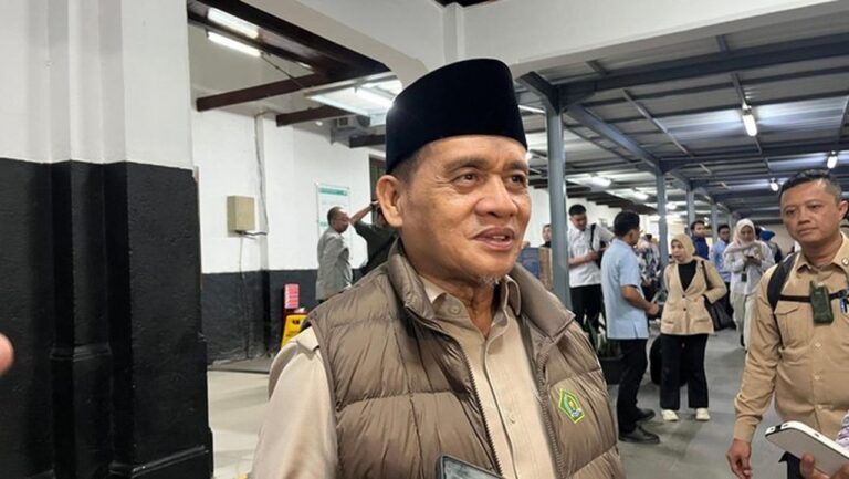 Kemenag Gerak Cepat Salurkan Bantuan untuk Masjid dan Pesantren Terdampak Tanah Bergerak di Tegal Kemenag Gerak Cepat Salurkan Bantuan untuk Masjid dan Pesantren Terdampak Tanah Bergerak di Tegal