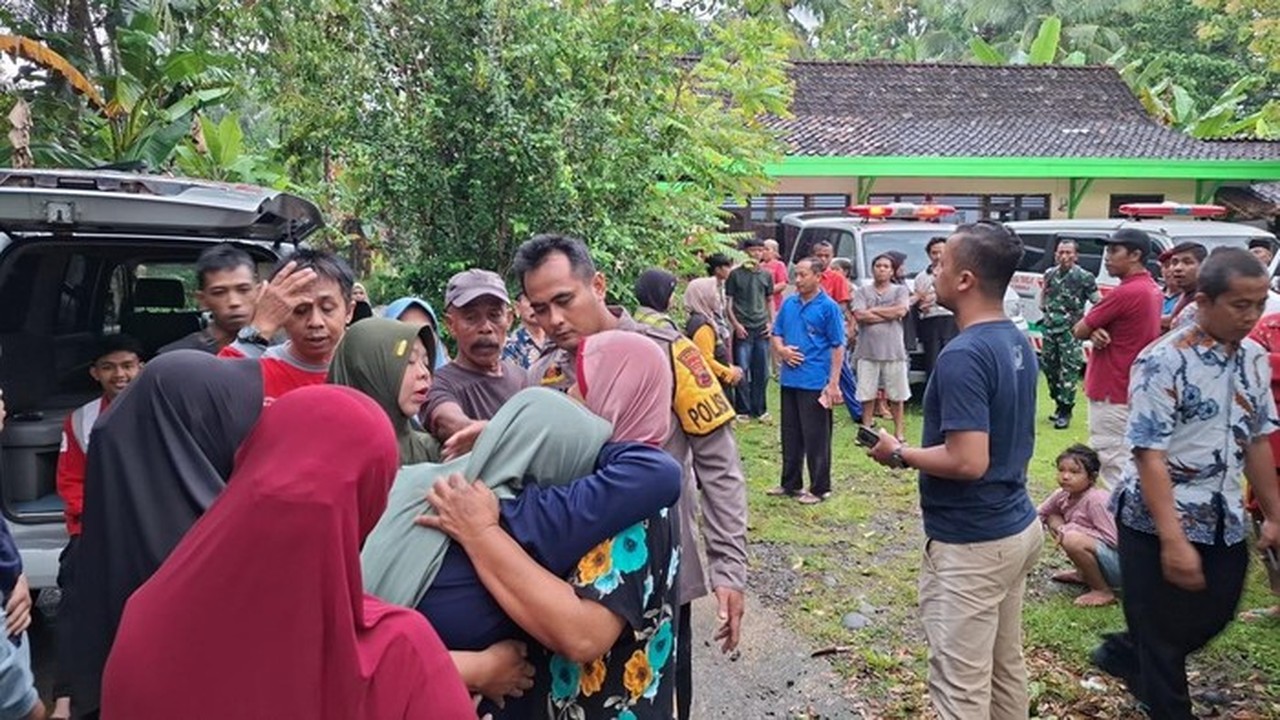 Puluhan Warga Purworejo Diduga Keracunan Massal Setelah Santap Makanan Kenduri Ruwahan Puluhan Warga Purworejo Diduga Keracunan Massal Setelah Santap Makanan Kenduri Ruwahan
