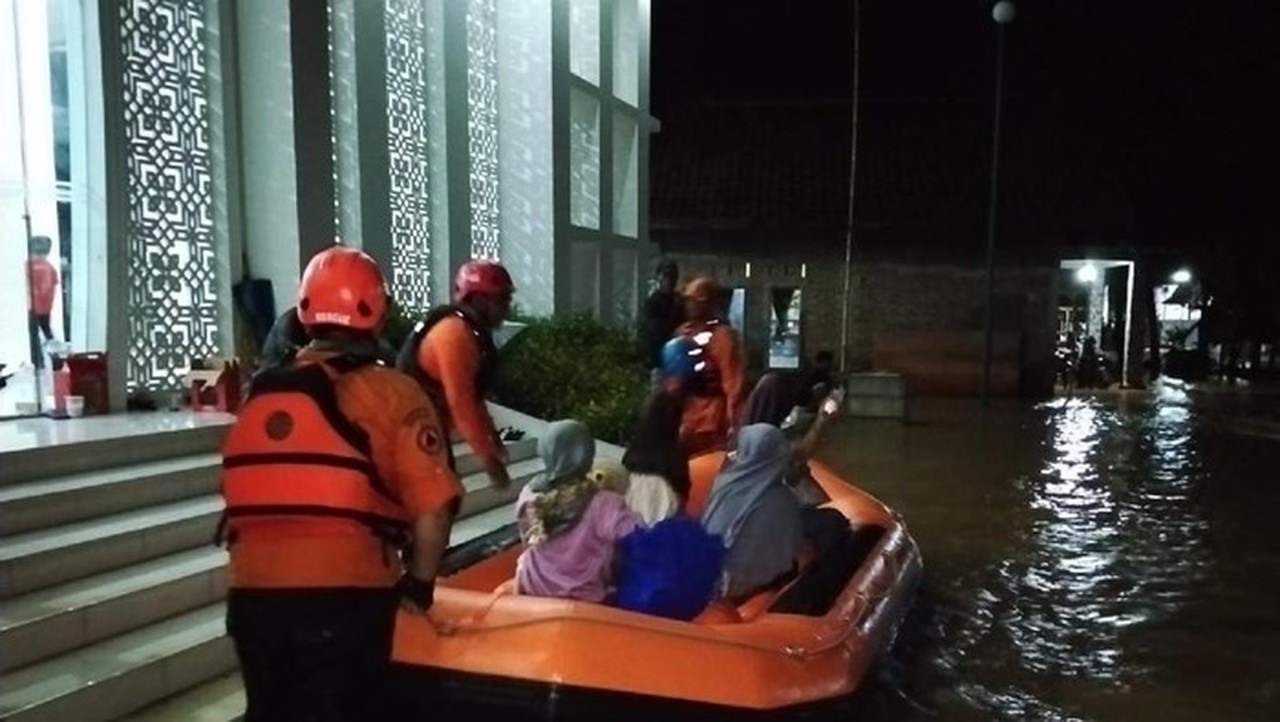 Sungai Citalahab Meluap Lagi, Tanggul Jebol, Ratusan Rumah di Ciamis Terendam Banjir