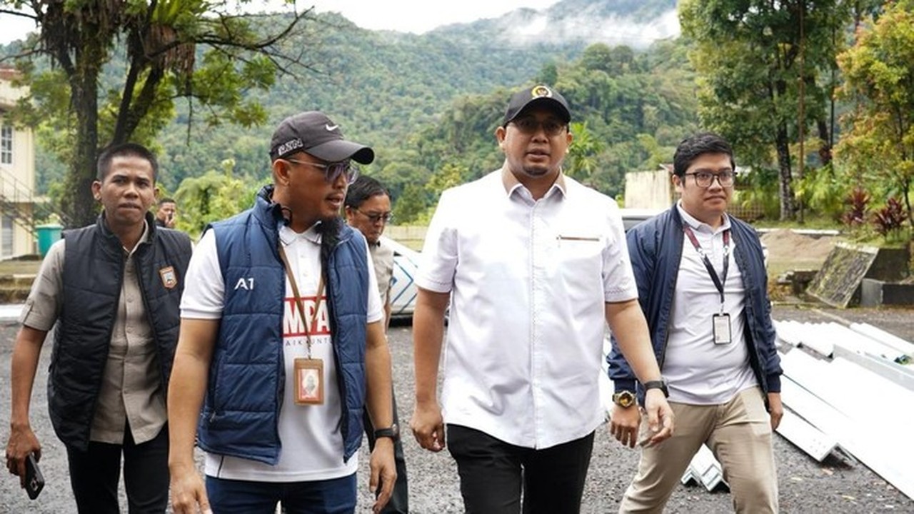 Andre Rosiade Pastikan Jaringan BTS Telkomsel Sitinjau Lauik Siap Sambut Pemudik Lebaran Andre Rosiade Pastikan Jaringan BTS Telkomsel Sitinjau Lauik Siap Sambut Pemudik Lebaran