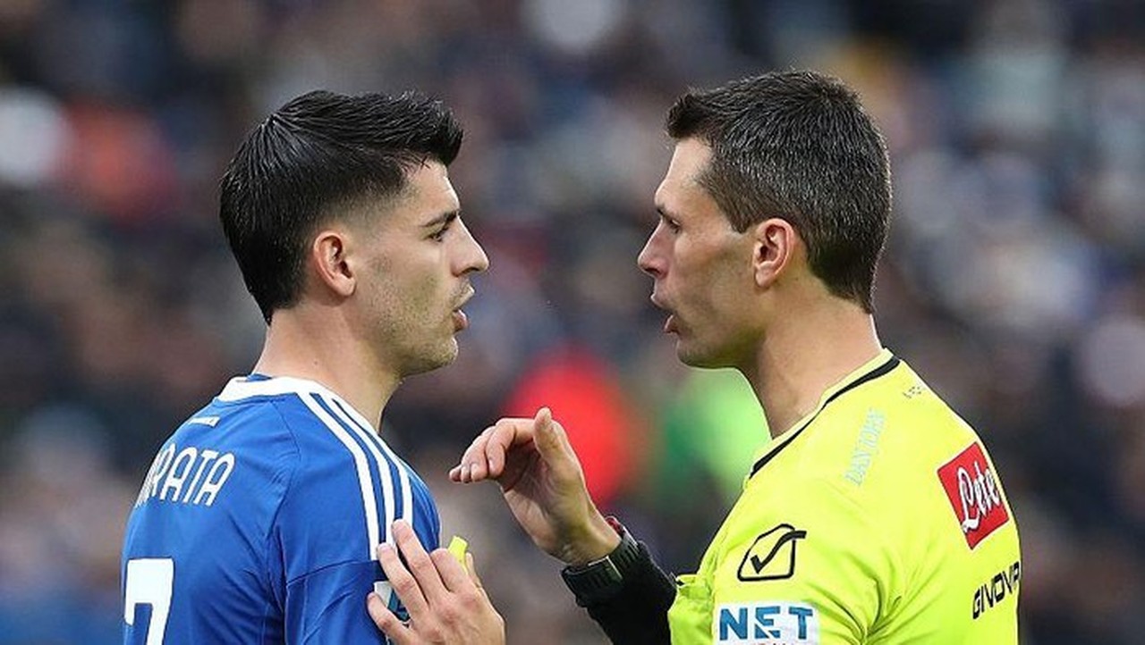 Cesc Fabregas Tegur Keras Alvaro Morata: Jangan Main Bola Jika Mudah Emosi Cesc Fabregas Tegur Keras Alvaro Morata: Jangan Main Bola Jika Mudah Emosi