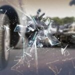 Jalan Berlubang di Flyover Ciputat Sebabkan Pengendara Motor Terjatuh dan Dilarikan ke RS