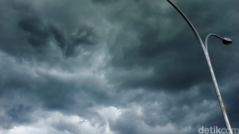 Cuaca Bandung Berawan Tebal, Hilal Ramadan 1447 H Diprediksi Tak Terlihat Cuaca Bandung Berawan Tebal, Hilal Ramadan 1447 H Diprediksi Tak Terlihat