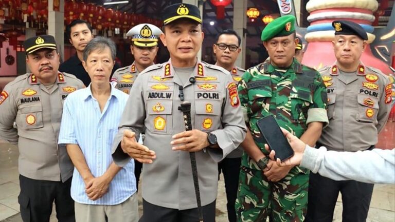 Kapolres Depok Tinjau Vihara Gayatri, Pastikan Perayaan Imlek 2026 Berjalan Aman dan Khidmat Kapolres Depok Tinjau Vihara Gayatri, Pastikan Perayaan Imlek 2026 Berjalan Aman dan Khidmat