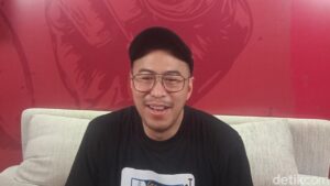 Pandji Pragiwaksono Akui Belum Berkomunikasi dengan Raffi Ahmad Terkait Materi Stand-Up