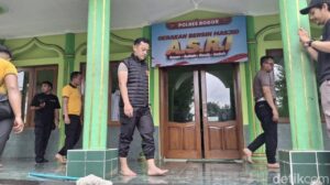 Jelang Ramadan, Polres Bogor Gelar Bersih-bersih Masjid dan Tanam Pohon di 36 Titik