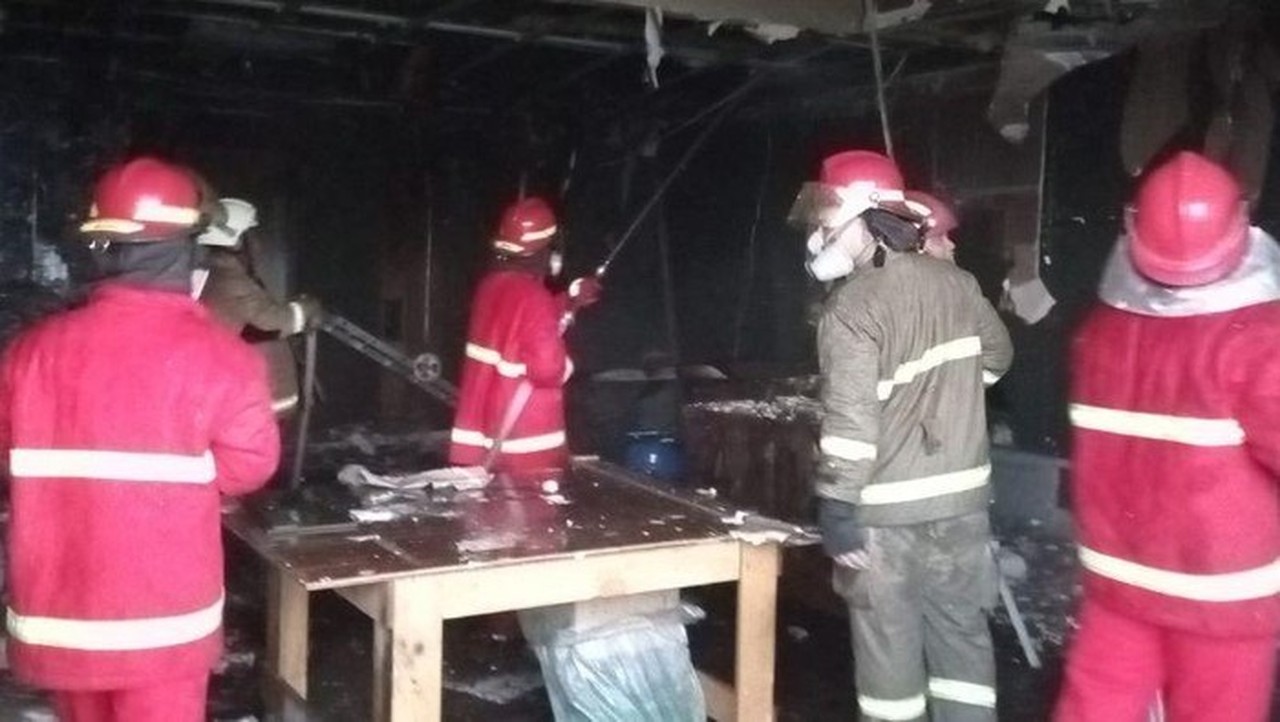 Kebakaran di Apartemen PIK Jakarta Utara: 10 Unit Damkar Dikerahkan ke Lantai 25 Kebakaran di Apartemen PIK Jakarta Utara: 10 Unit Damkar Dikerahkan ke Lantai 25