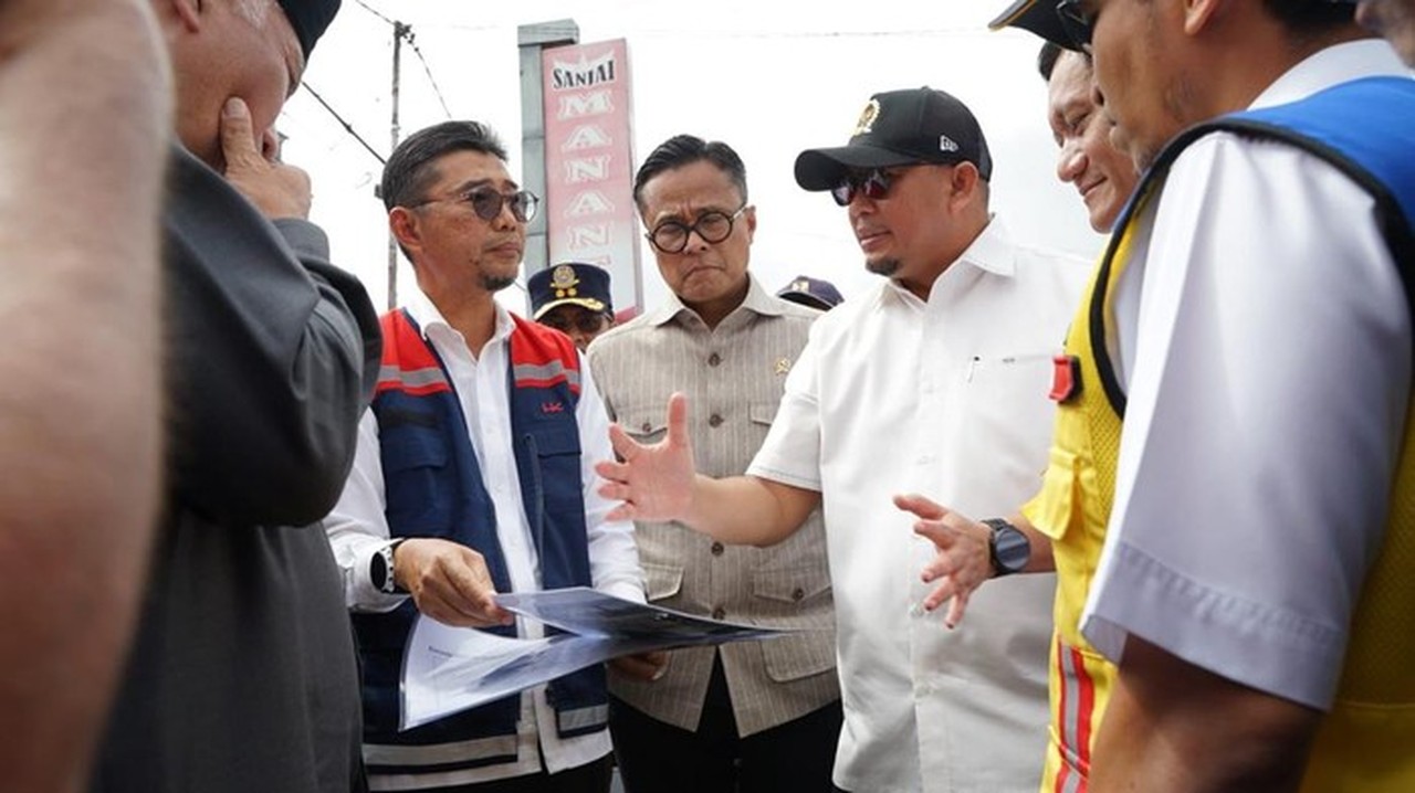 Andre Rosiade, Dony Oskaria, dan Bobby Rasyidin Tinjau Proyek Flyover Padang Luar Andre Rosiade, Dony Oskaria, dan Bobby Rasyidin Tinjau Proyek Flyover Padang Luar