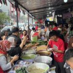 Ramadan Tiba: ‘Perang Takjil’ Meriah di Benhil, Warga Bekasi Borong Makanan