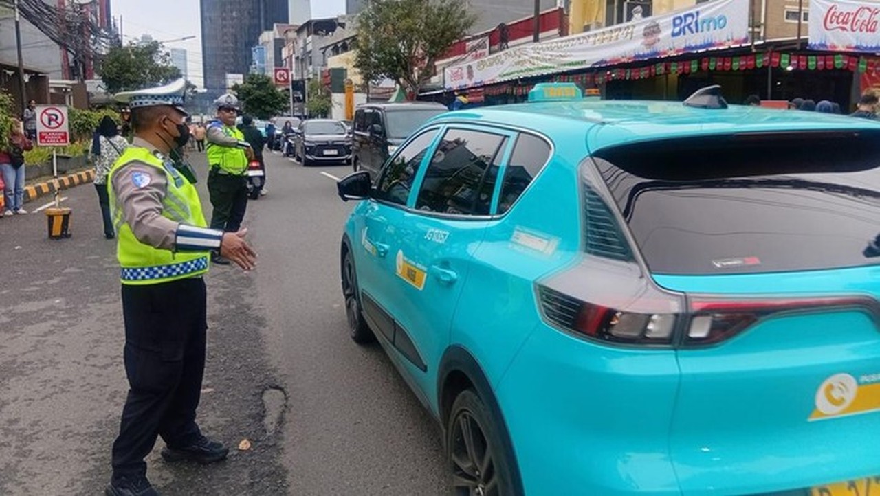 Jelang Buka Puasa, Benhil dan Gatot Subroto Macet Parah, Polisi Atur Lalu Lintas
