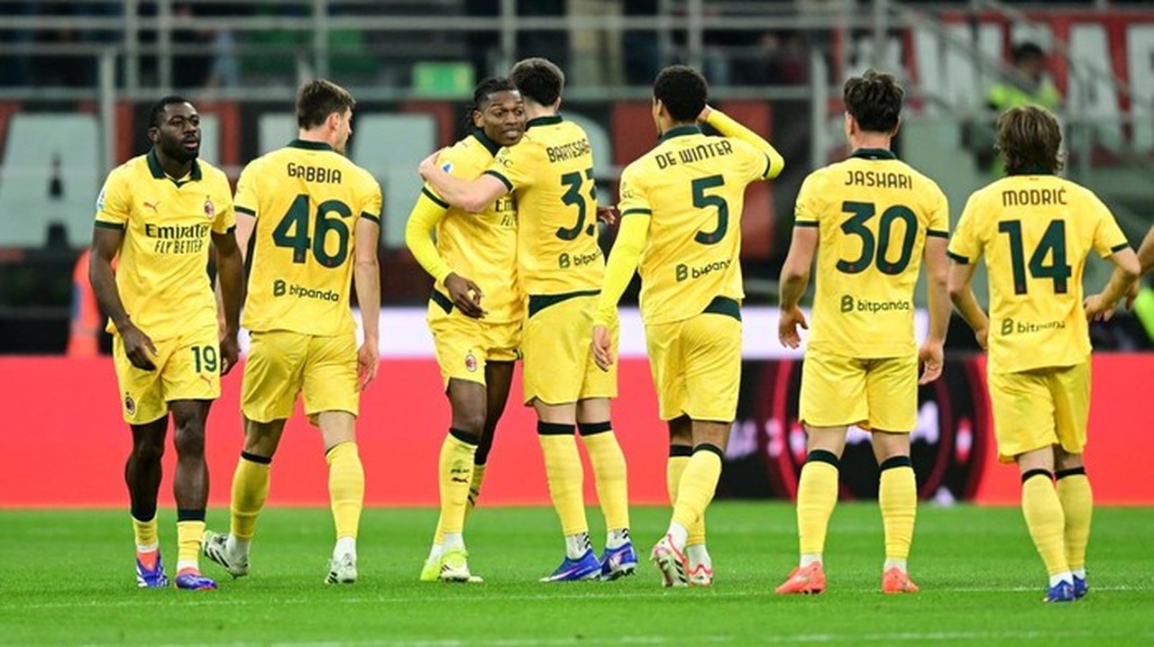 AC Milan Tertinggal 7 Poin dari Inter, Rafael Leao: Kami Akan Terus Mendaki