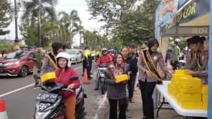 Polres Bogor Tebar Ratusan Takjil Berkah di Pakansari Jelang Buka Puasa