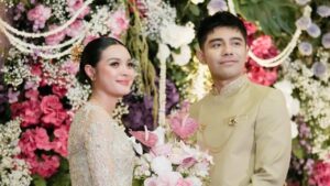 10 Tahun Pasangan di Sinetron, Riza Syah dan Claudia Andhara Resmi Bertunangan