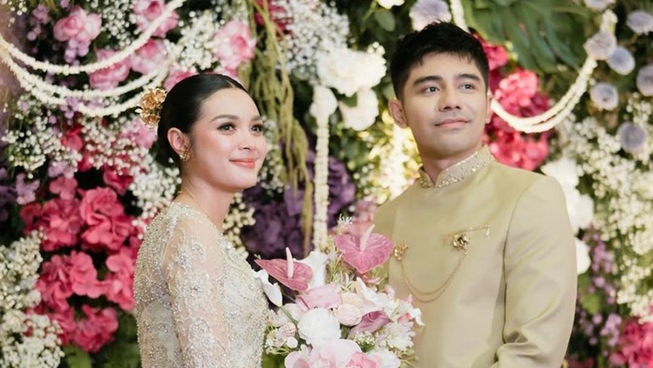 10 Tahun Pasangan di Sinetron, Riza Syah dan Claudia Andhara Resmi Bertunangan