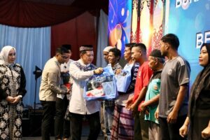 Tito Karnavian Buka Puasa Bersama Warga Aceh Tamiang di Hari Pertama Ramadan