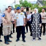 Mendagri Tito Karnavian Pantau Pembersihan Lumpur Pascabanjir di Aceh Tamiang