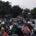 Banjir Swadarma Cipulir Lumpuhkan TransJ Koridor 13, Penumpang Diimbau Waspada