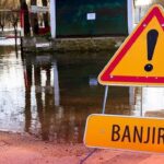 Hujan Deras Guyur Jakarta, 31 RT Terendam Banjir Akibat Luapan Kali