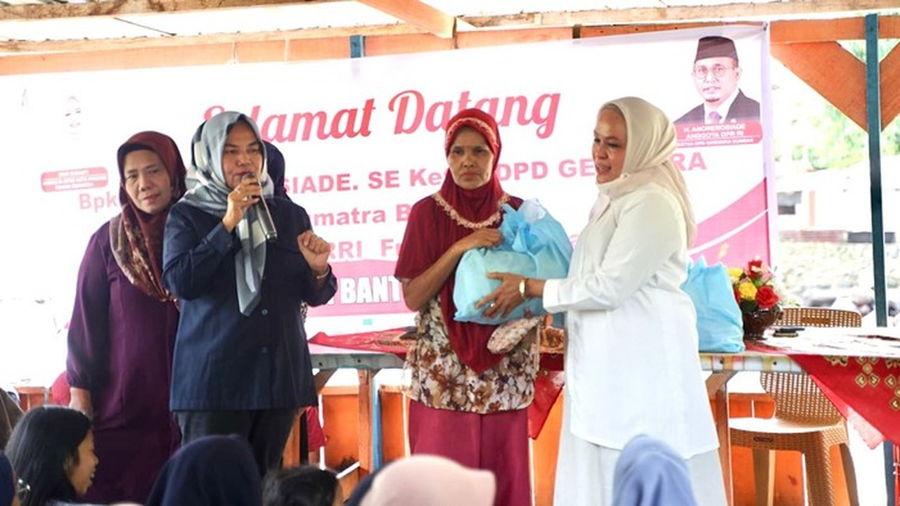 Andre Rosiade Salurkan 500 Paket Sembako untuk Warga Gates Padang Jelang Ramadan