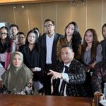 Tangis Ibunda Fandi di Hadapan Hotman Paris: Anak Saya Tak Tahu Isi Sabu 2 Ton!