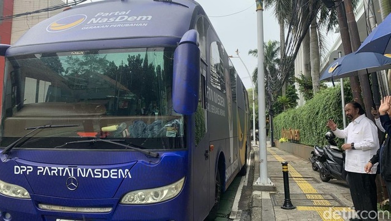 Surya Paloh Lepas Tim Safari Ramadan NasDem: Konsolidasi dan Silaturahmi di Bulan Suci