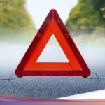 Pemotor Bonceng Tiga Terjatuh Akibat Senggolan, Lalu Ditabrak Mobil di Bogor