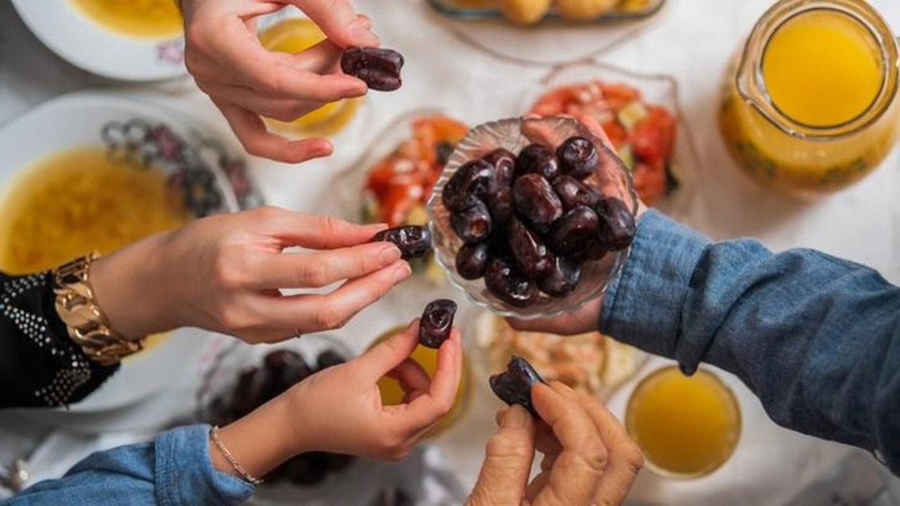 Jadwal Buka Puasa Jakarta Hari Ini, Sabtu 21 Februari 2026: Waktu Magrib Pukul 18.17 WIB