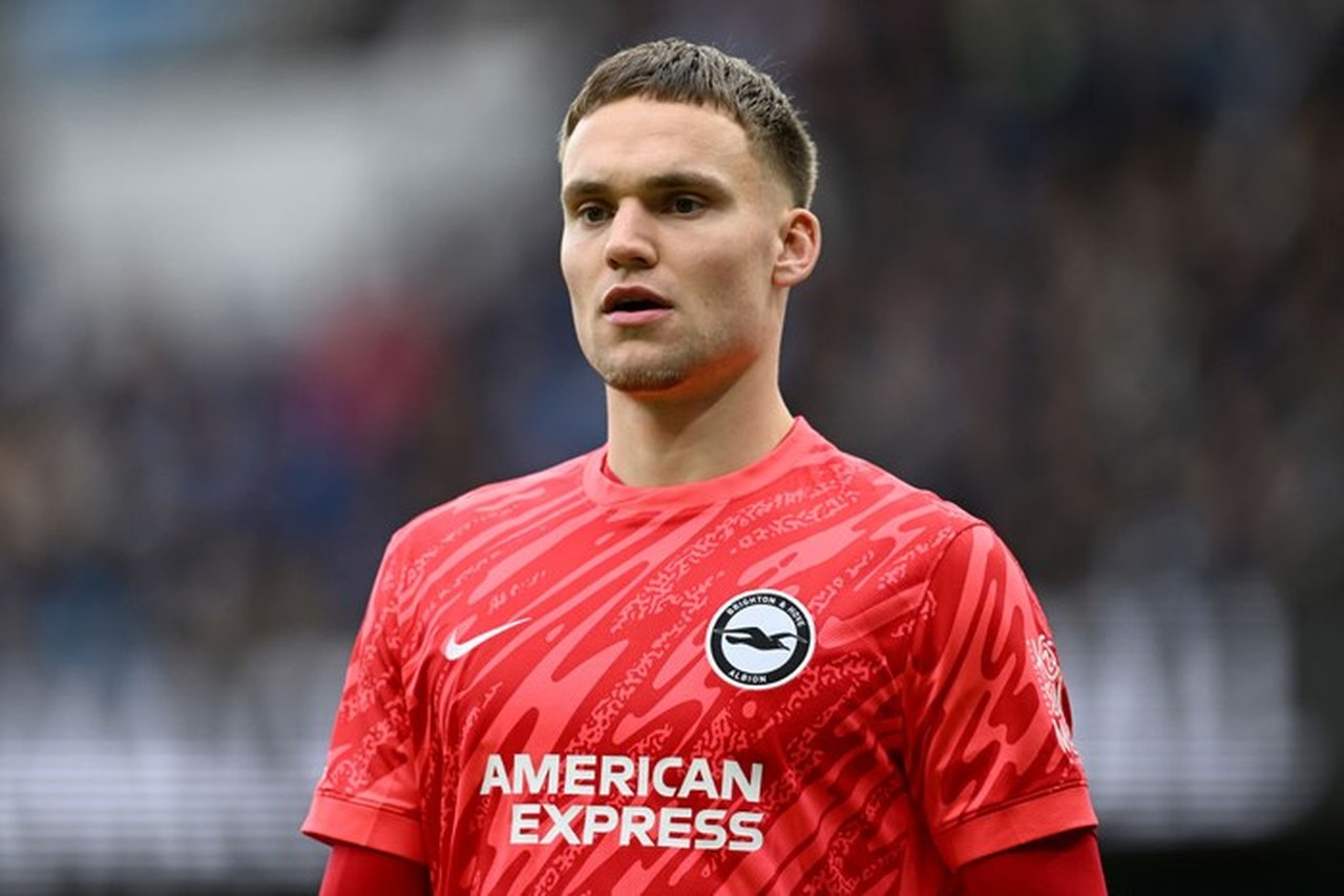 Chelsea Kembali Incar Pemain Brighton, Kali Ini Bidik Kiper Bart Verbruggen