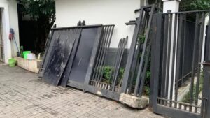 Wanita Mabuk Tabrak Pagar Rumah Putri Jusuf Kalla, Beriktikad Baik Ganti Rugi