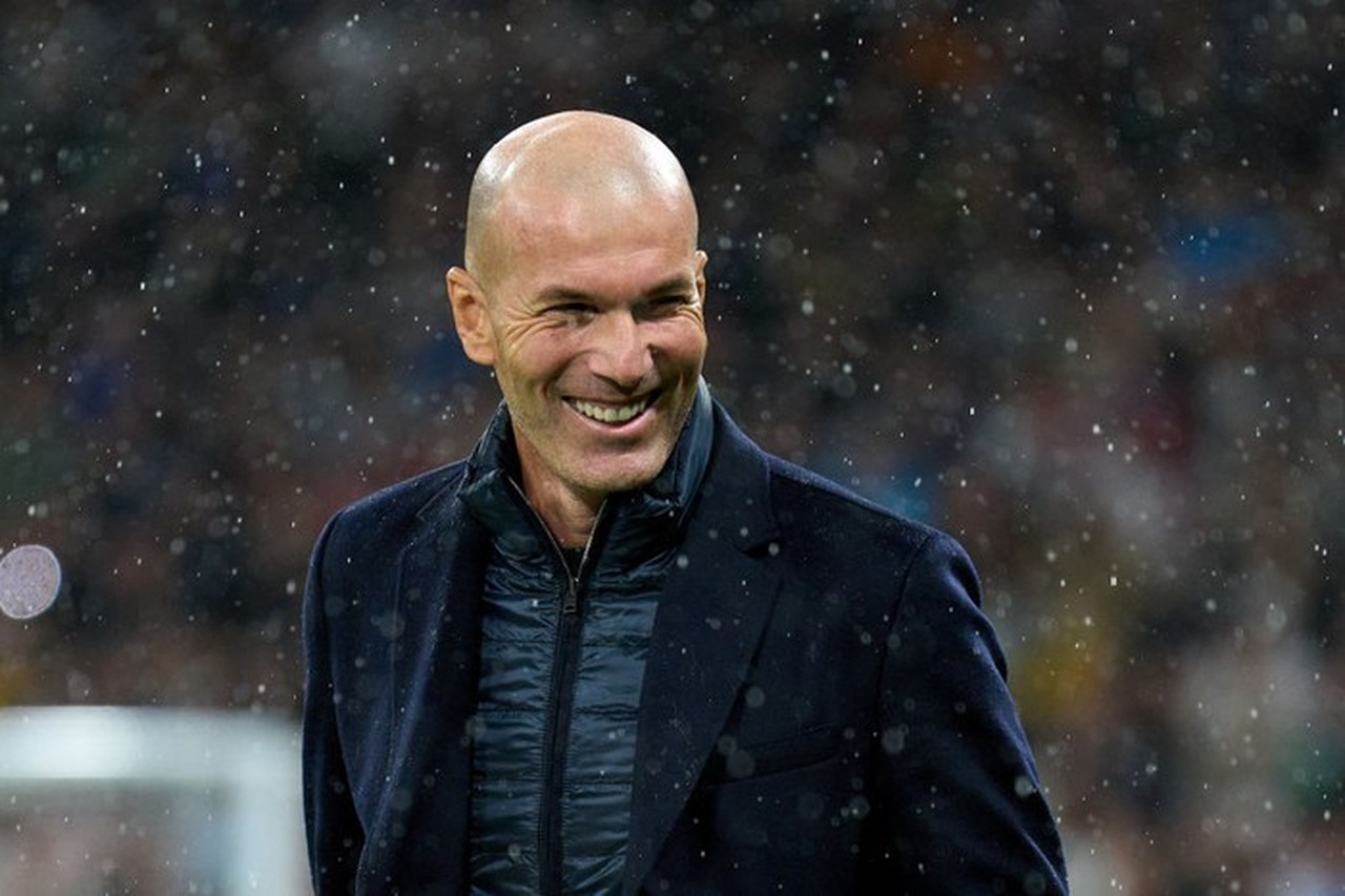 Zinedine Zidane Sepakat Latih Timnas Prancis Usai Piala Dunia 2026