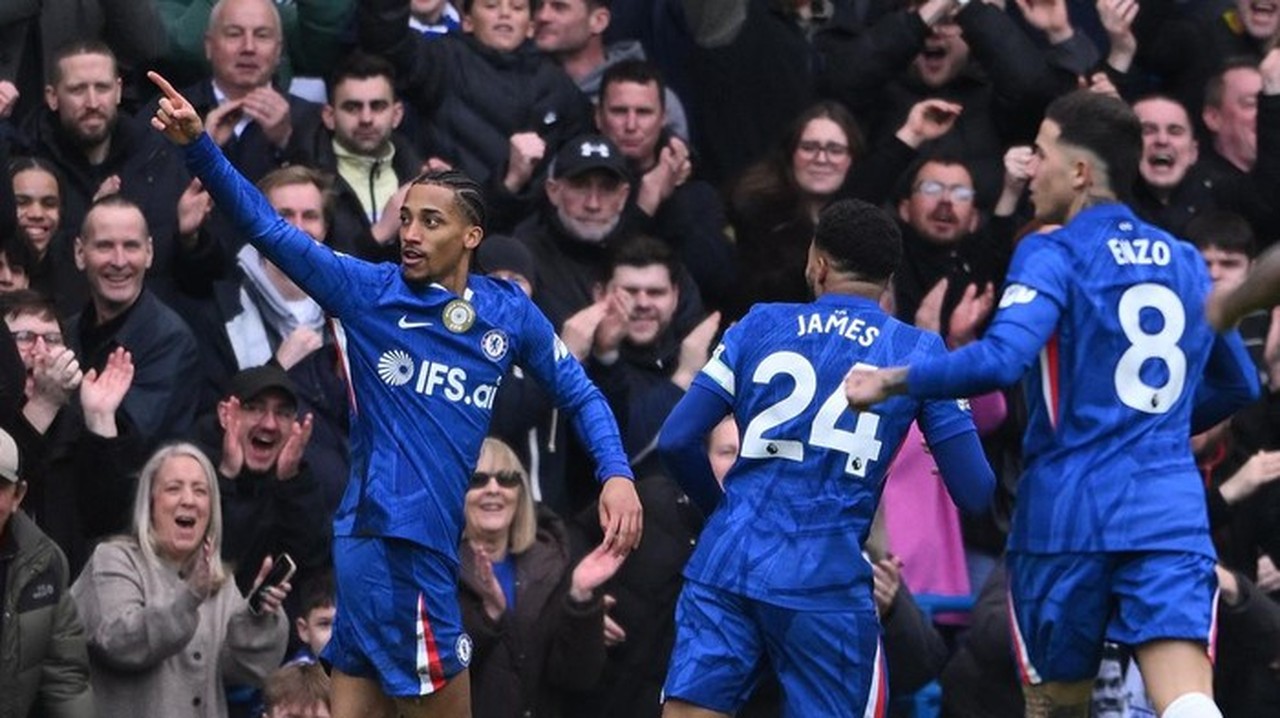 Babak Pertama Liga Inggris: Gol Cepat Joao Pedro Bawa Chelsea Ungguli Burnley 1-0 Babak Pertama Liga Inggris: Gol Cepat Joao Pedro Bawa Chelsea Ungguli Burnley 1-0