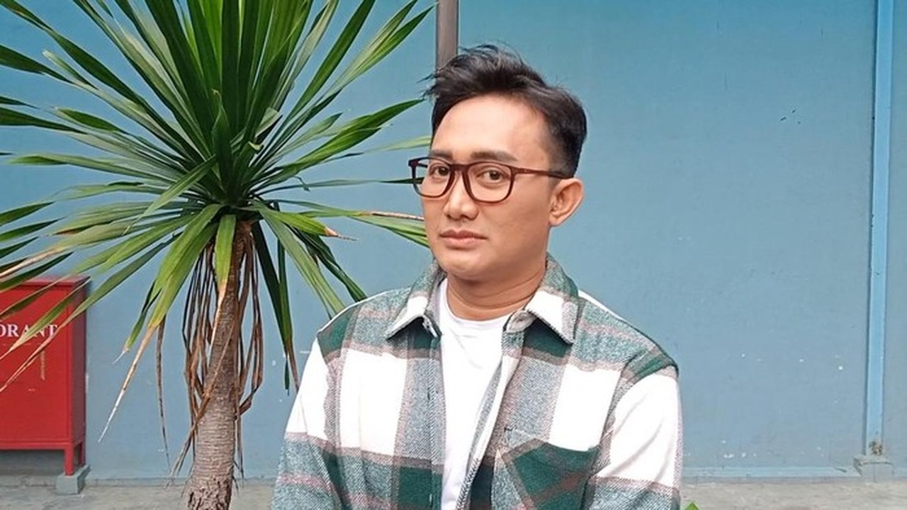 Boby Tince Teguh Berhijrah, Tolak Tawaran Menggiurkan Berdandan Ala Perempuan Boby Tince Teguh Berhijrah, Tolak Tawaran Menggiurkan Berdandan Ala Perempuan