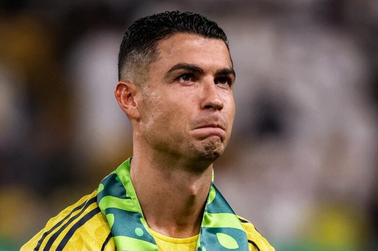 Drama Al Nassr: Ronaldo Mogok Main, Klub Sudah Habiskan Rp 7,9 T Sejak Ia Bergabung Drama Al Nassr: Ronaldo Mogok Main, Klub Sudah Habiskan Rp 7,9 T Sejak Ia Bergabung