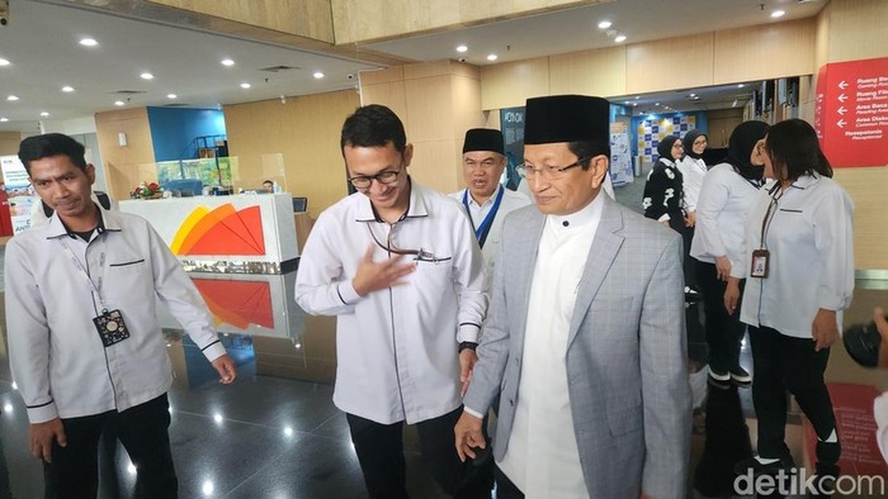 Menteri Agama Laporkan Gratifikasi Naik Jet Pribadi ke KPK Menteri Agama Laporkan Gratifikasi Naik Jet Pribadi ke KPK
