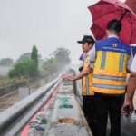 Antisipasi Banjir Tol Merak, BBWS C3 Bangun Tanggul Darurat di Km 50