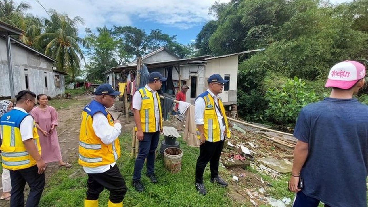 Longsor Cisoka Tangerang: 8 Rumah Rusak, BBWS C3 Perkuat Tanggul Bibir Sungai Longsor Cisoka Tangerang: 8 Rumah Rusak, BBWS C3 Perkuat Tanggul Bibir Sungai